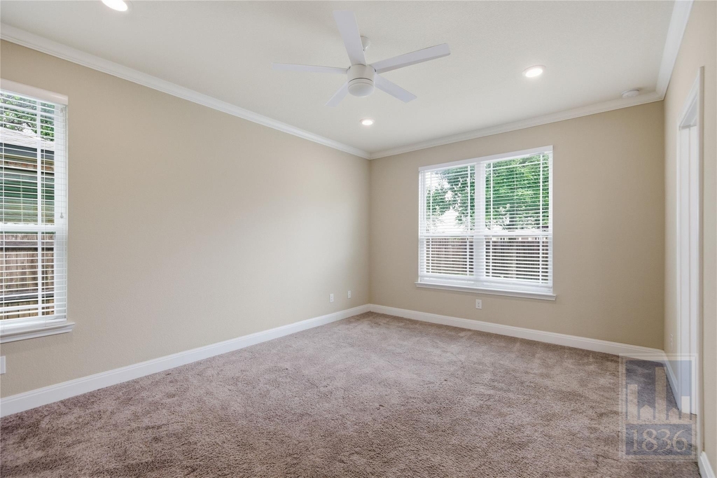 4906 Madrid Dr - Photo 13