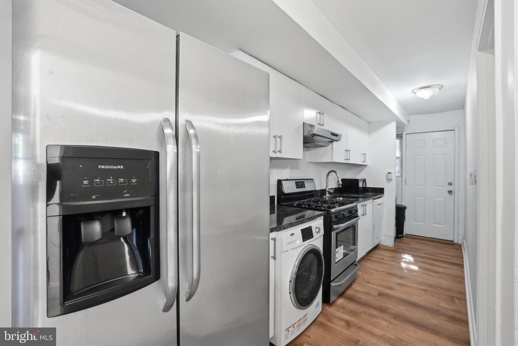 1701 Montello Avenue Ne - Photo 9
