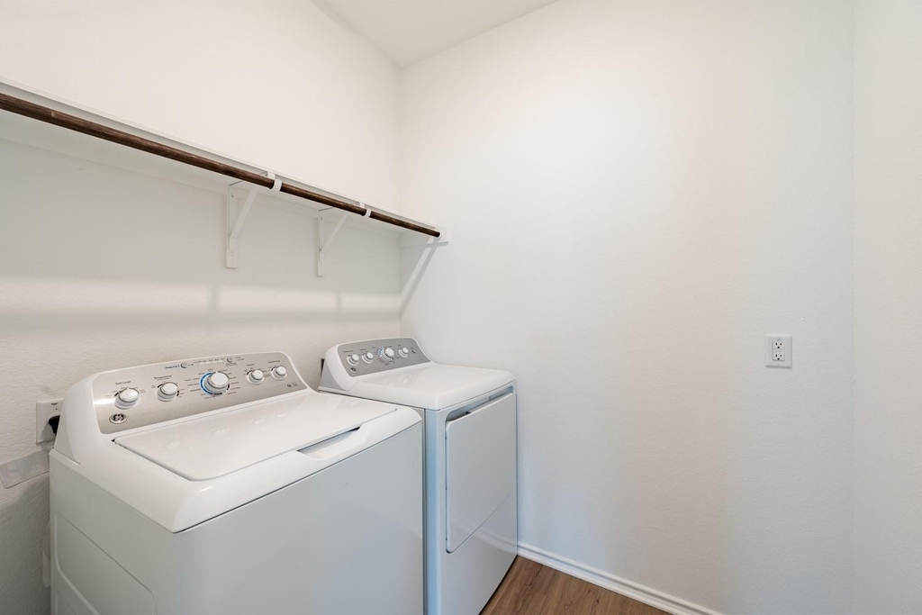 10217 Prague Ct - Photo 12