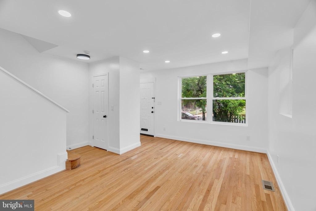 518 Oglethorpe Street Ne - Photo 16