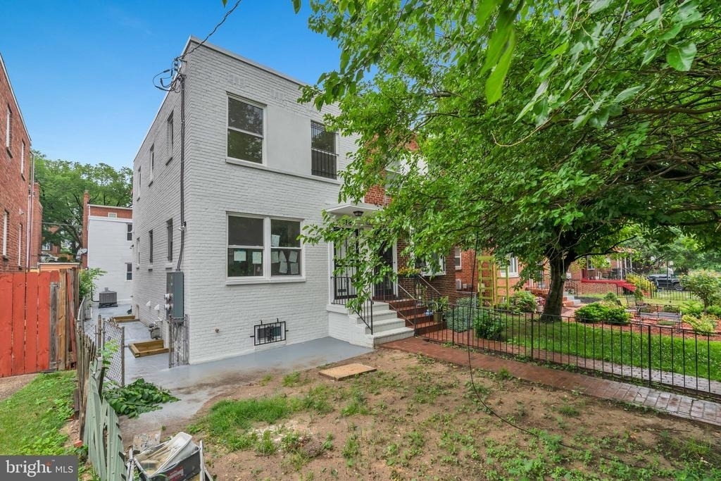 518 Oglethorpe Street Ne - Photo 0