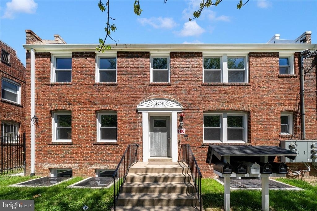 2908 2nd Street Se - Photo 0