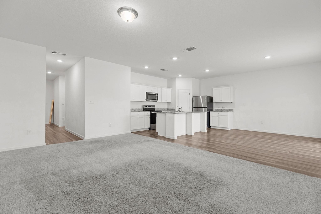 409 Line Of Fire Way - Photo 4