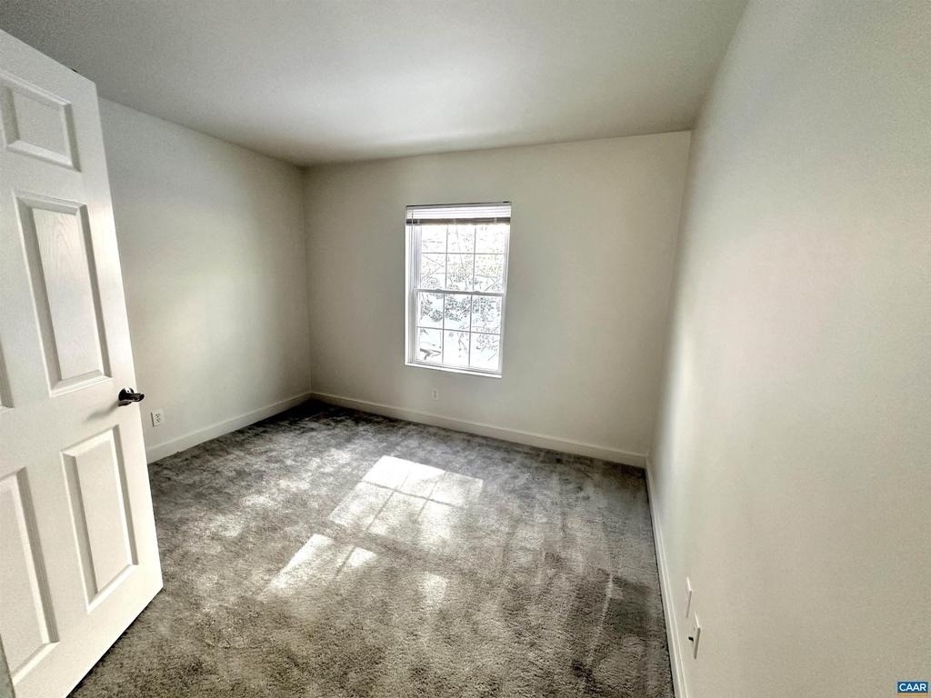 845 Fountain Ct - Photo 13