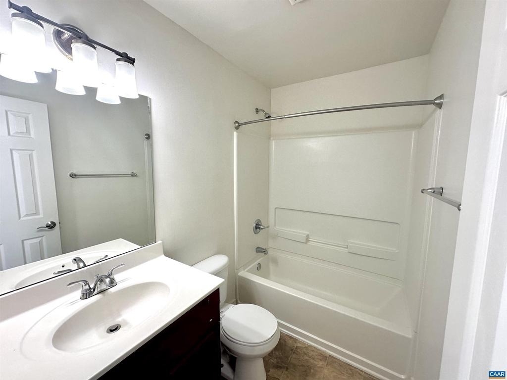 840 Fountain Ct - Photo 11