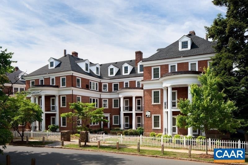 10 University Cir - Photo 0