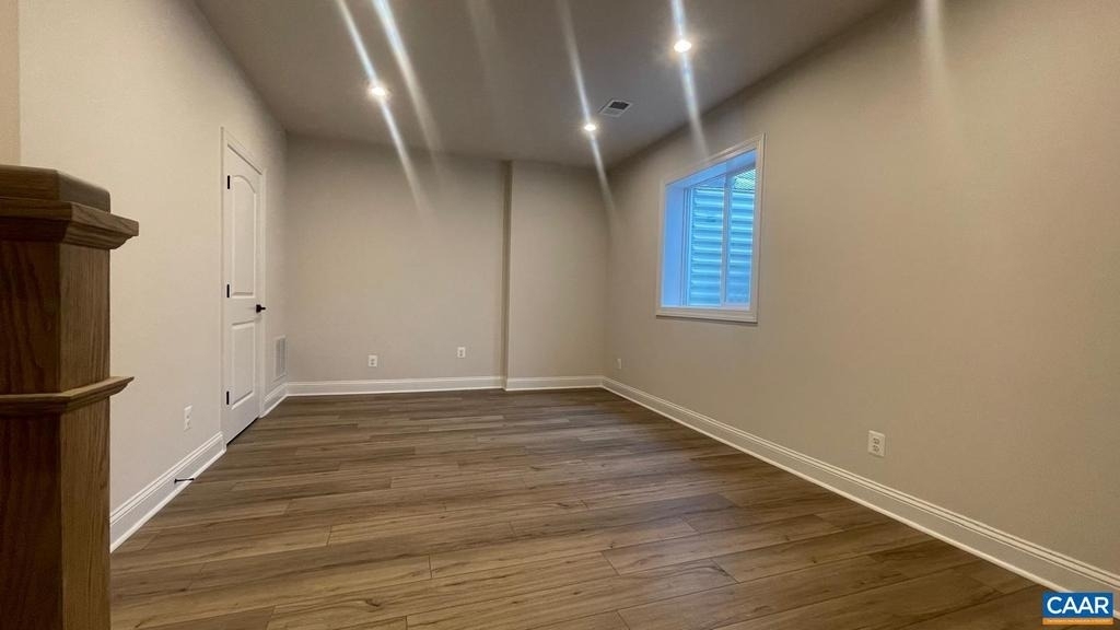 4006 Varick St - Photo 27
