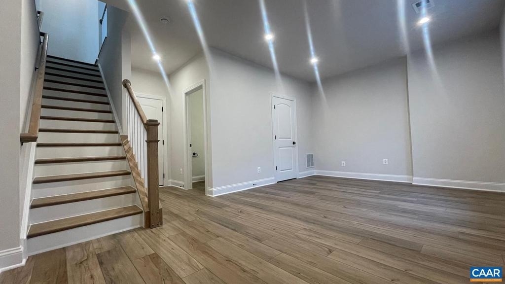 4006 Varick St - Photo 11