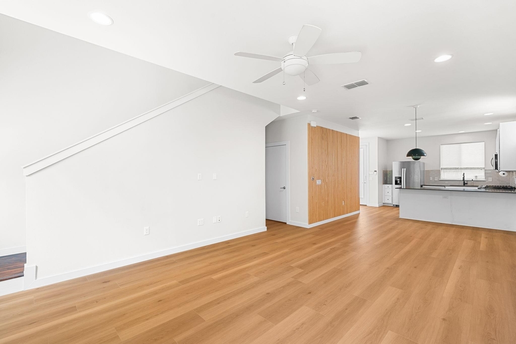 705 N Bluff Dr - Photo 9