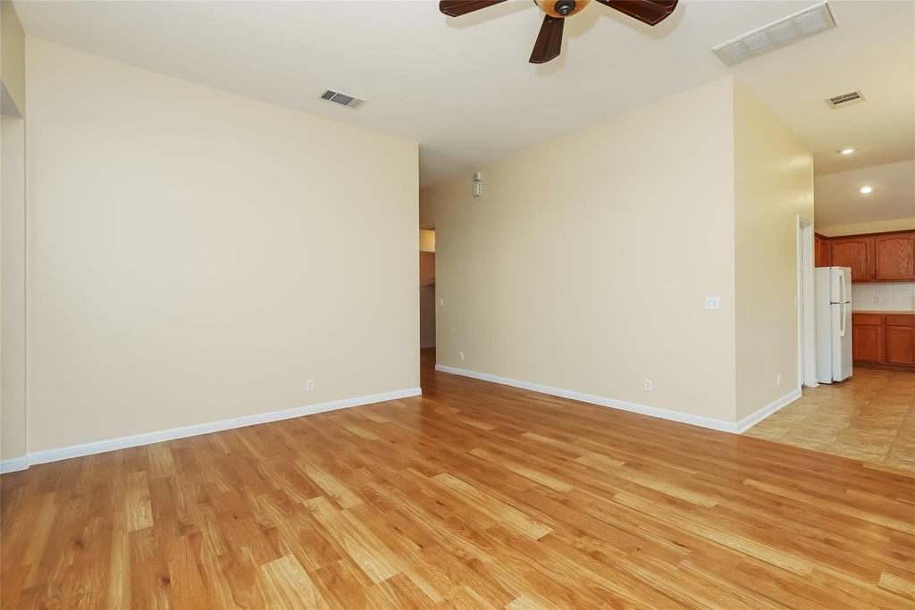 1561 Kenneys Way - Photo 3
