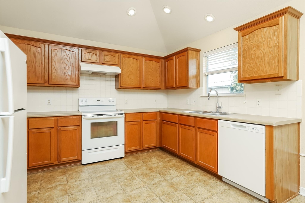 1561 Kenneys Way - Photo 8