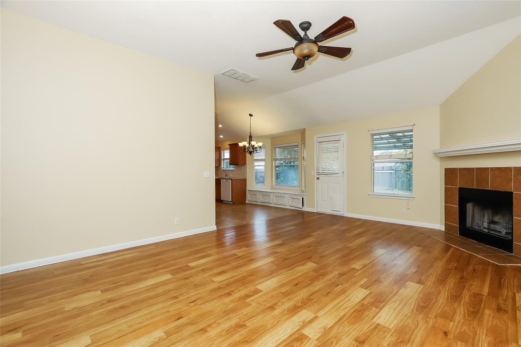 1561 Kenneys Way - Photo 4