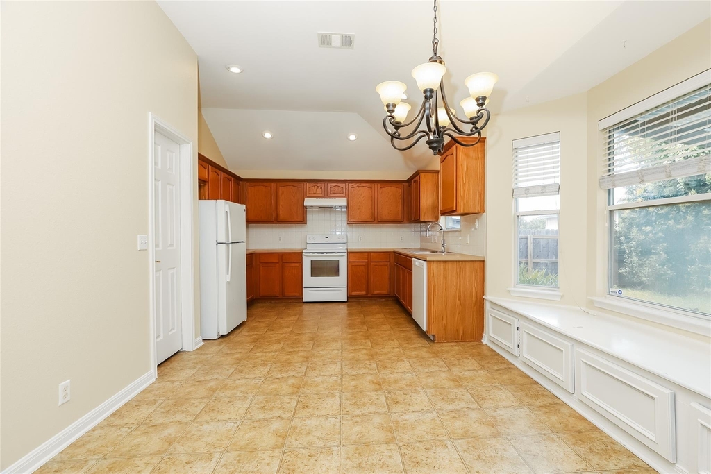 1561 Kenneys Way - Photo 6