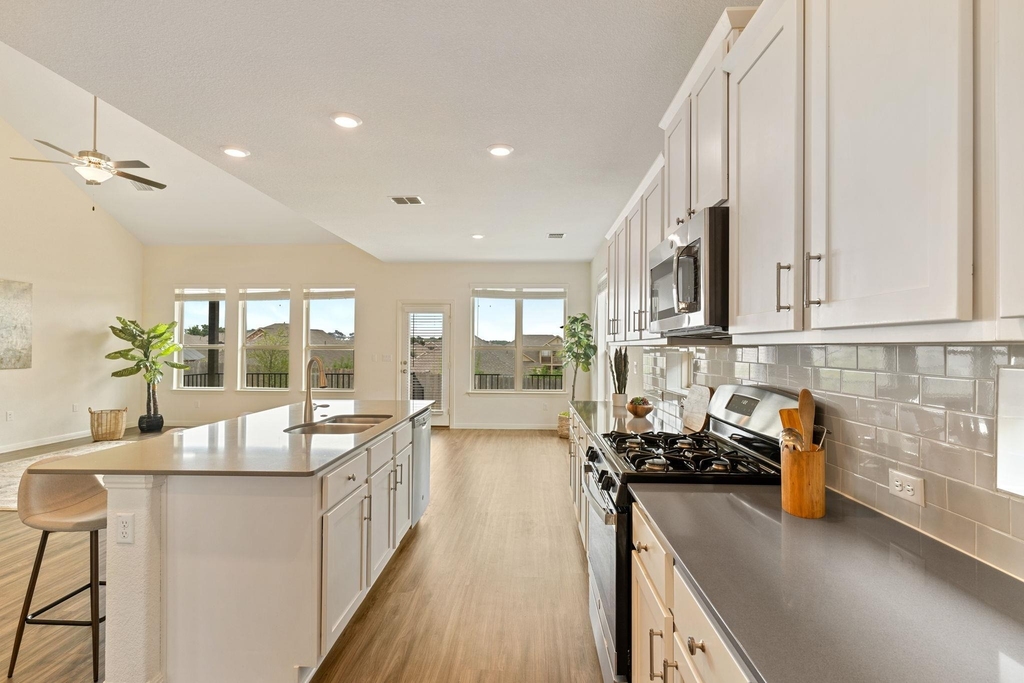 607 Allende Bnd - Photo 8