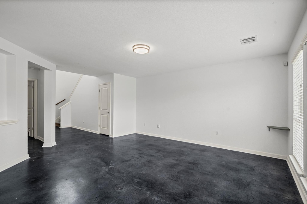 15105 Verela Dr - Photo 3