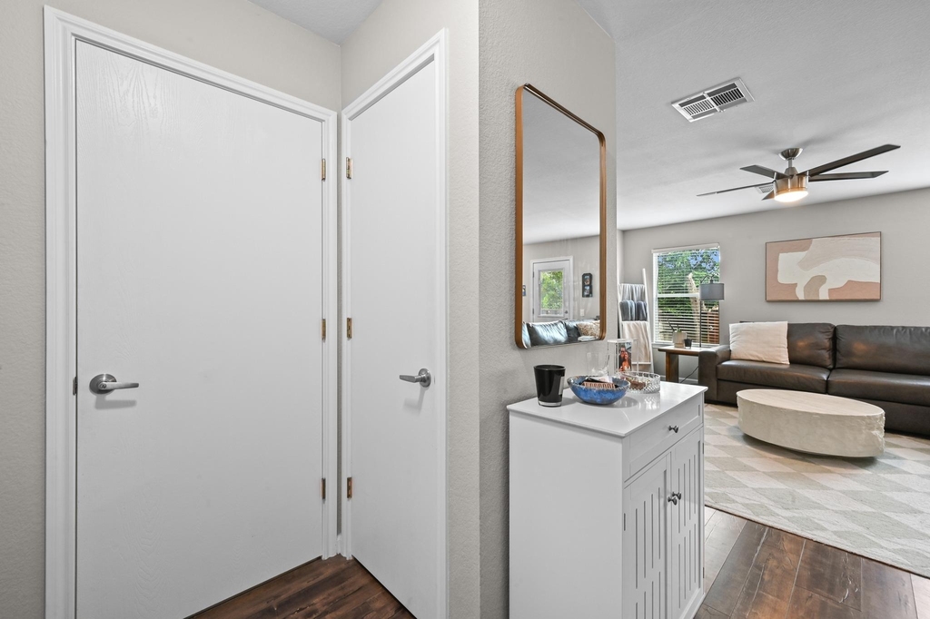 1414 Strickland Dr - Photo 3