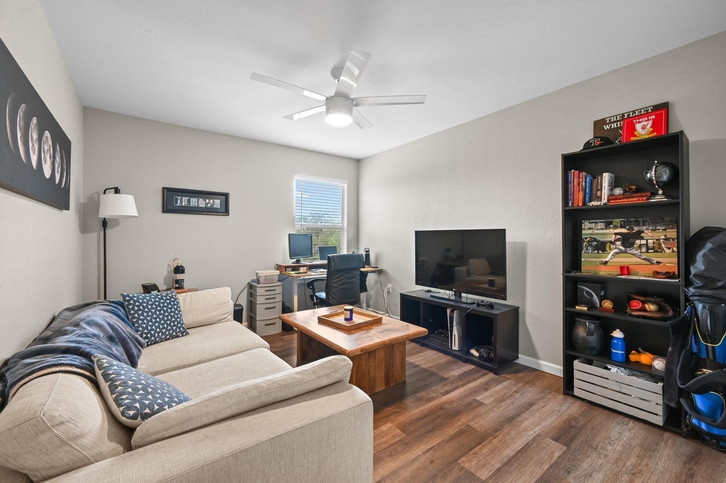 1414 Strickland Dr - Photo 17