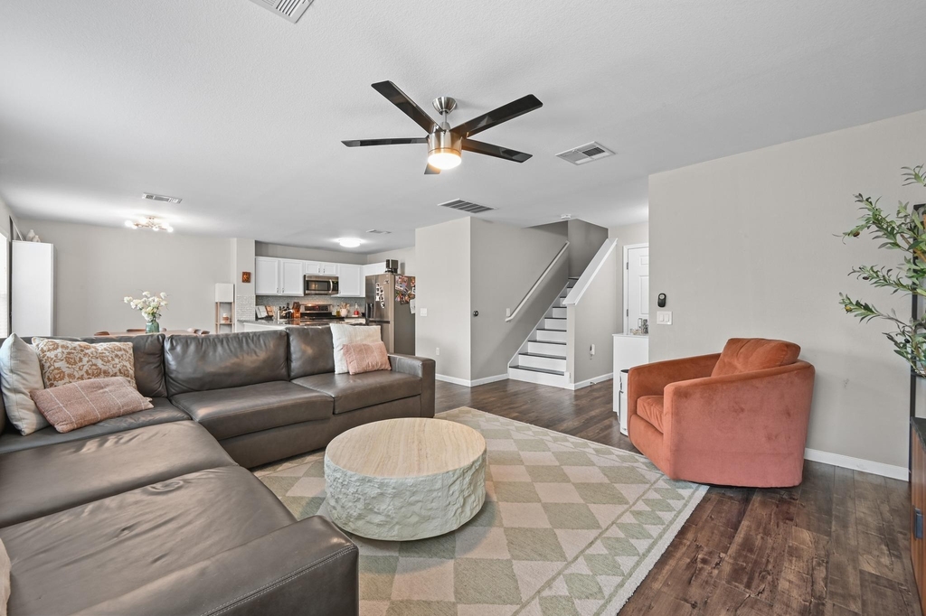 1414 Strickland Dr - Photo 6