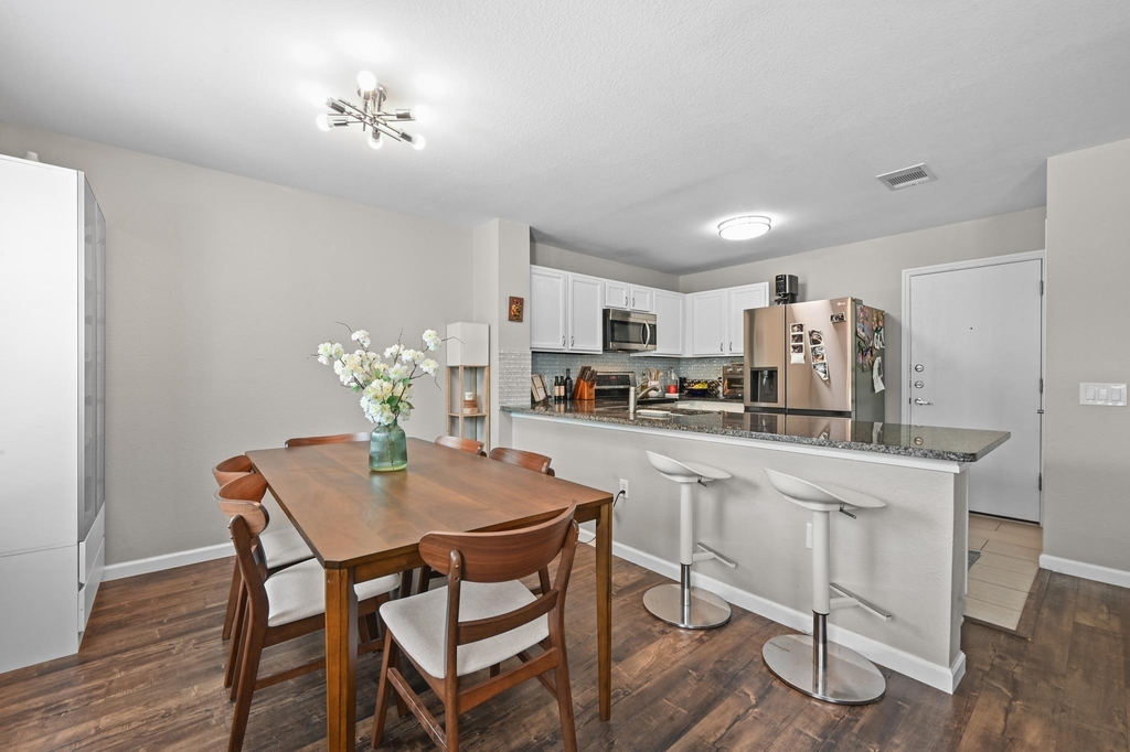 1414 Strickland Dr - Photo 8