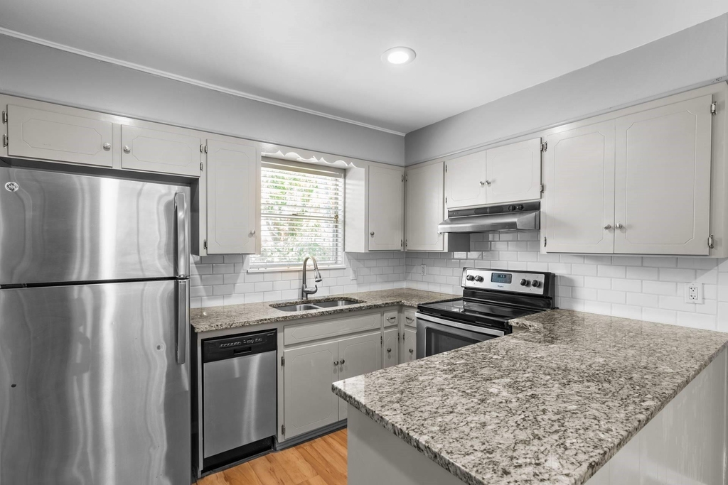 2205 Lanier Dr - Photo 3