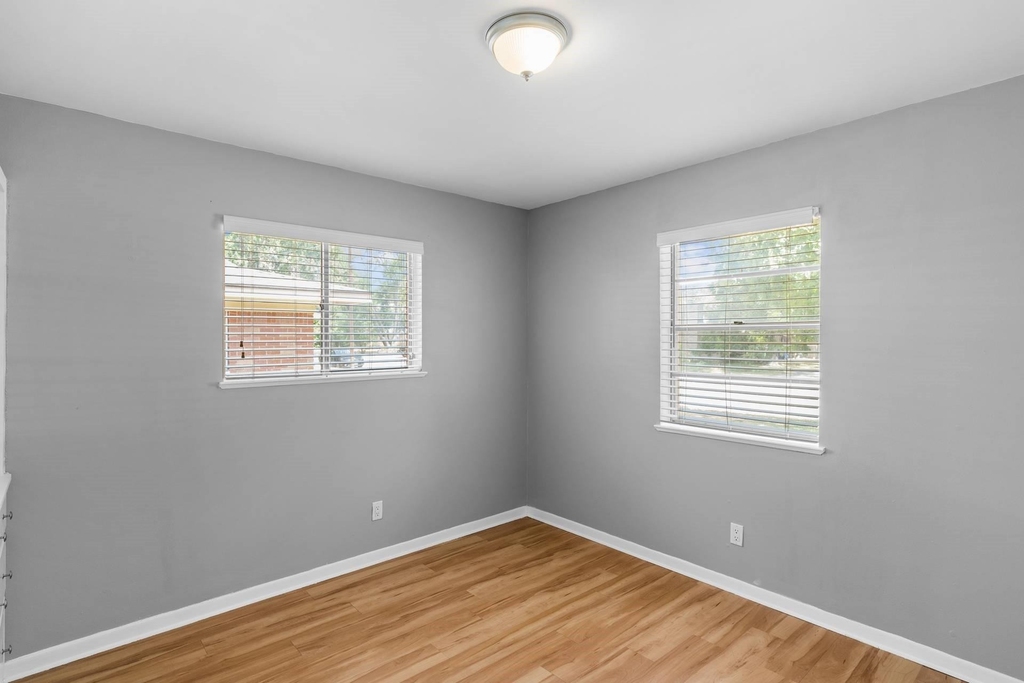 2205 Lanier Dr - Photo 5