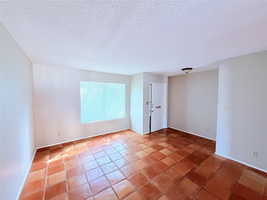 9611 Blue Creek Ln - Photo 5