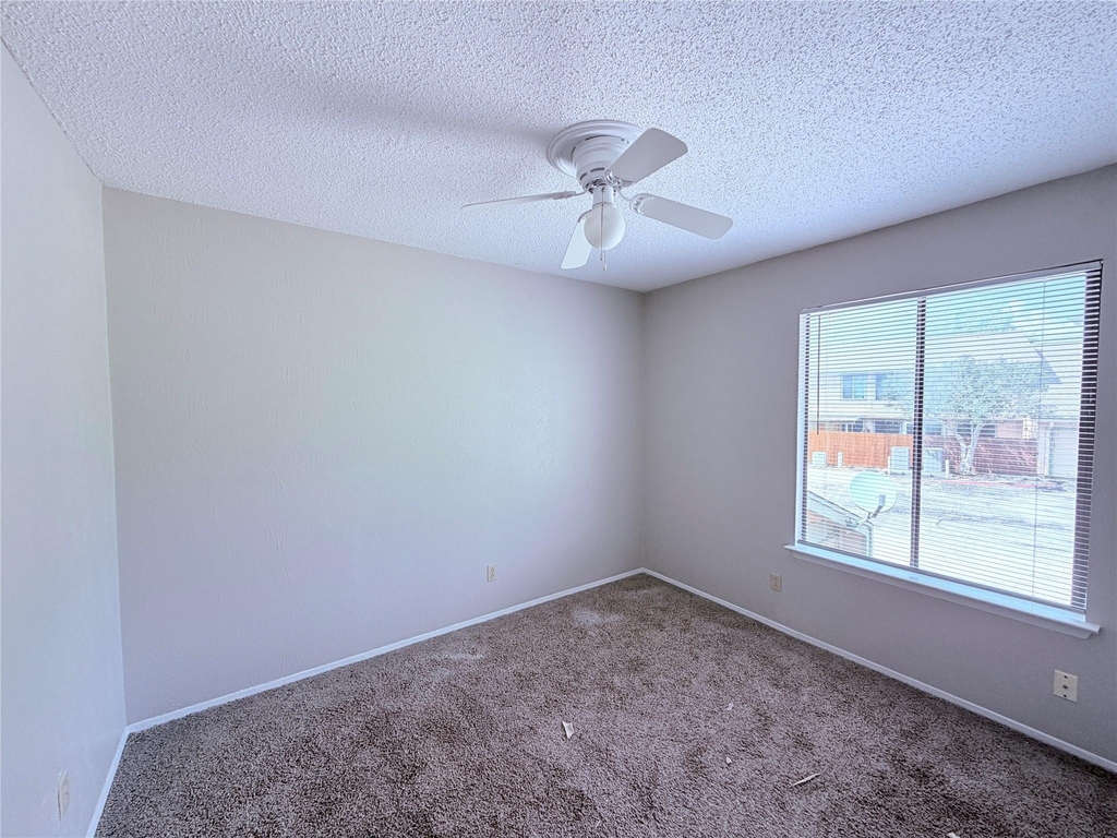9611 Blue Creek Ln - Photo 26