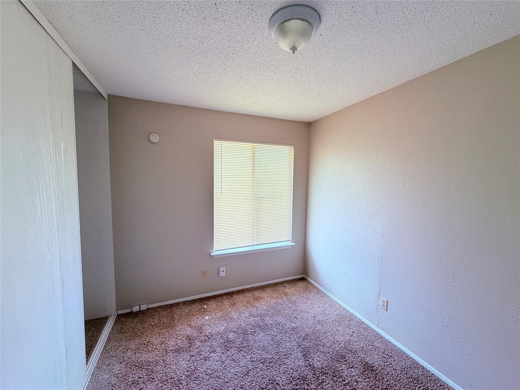 9611 Blue Creek Ln - Photo 29