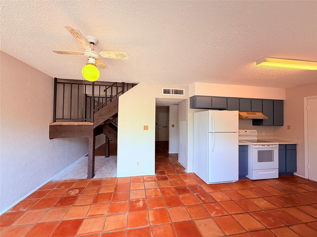 9611 Blue Creek Ln - Photo 8