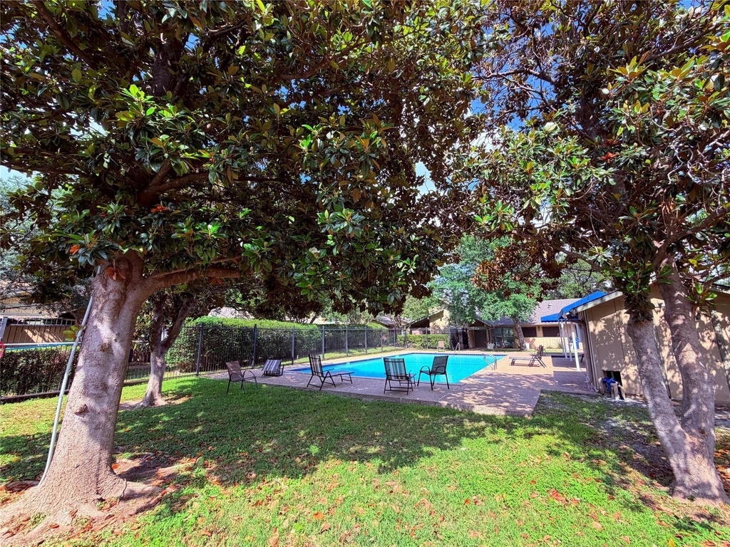 9611 Blue Creek Ln - Photo 35