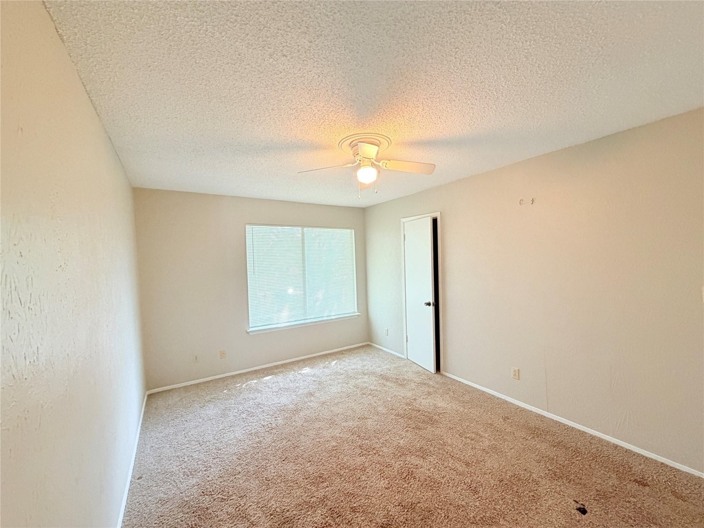 9611 Blue Creek Ln - Photo 19
