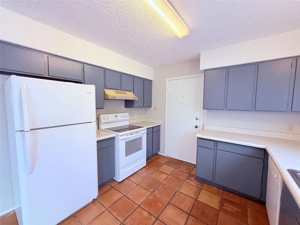 9611 Blue Creek Ln - Photo 13