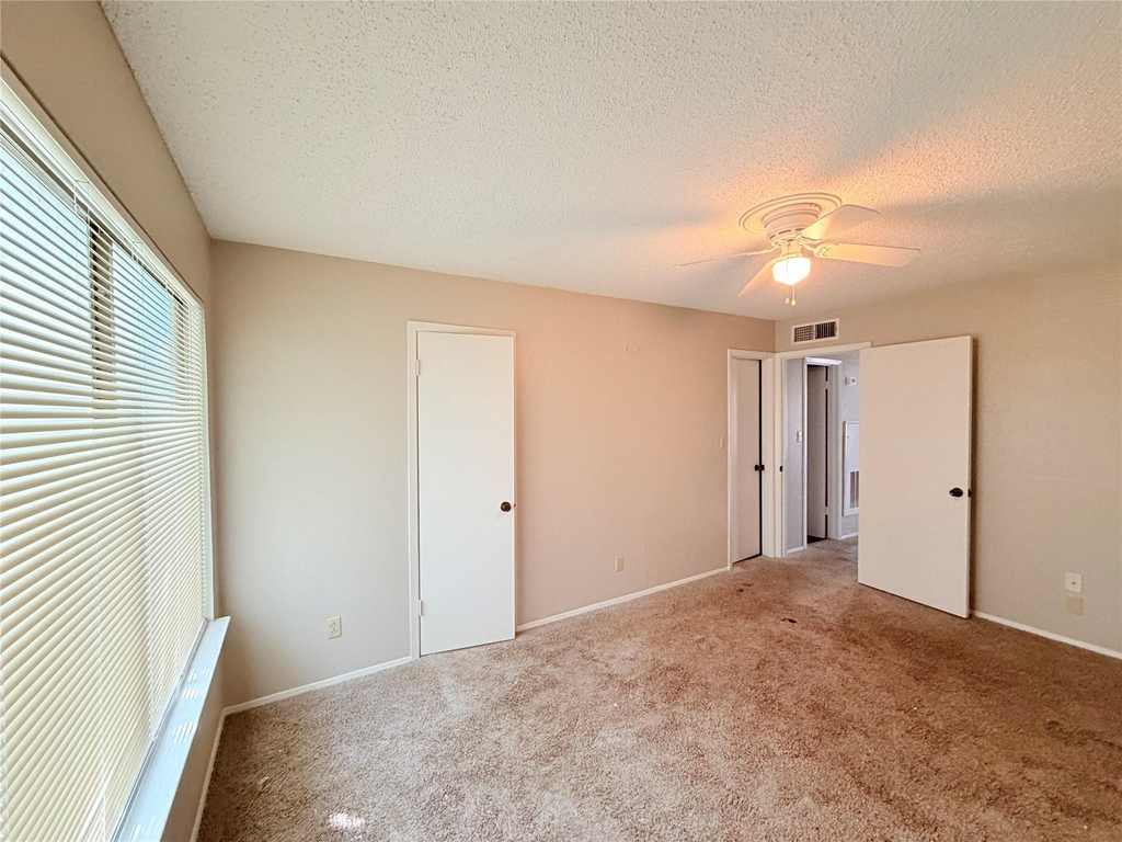 9611 Blue Creek Ln - Photo 20