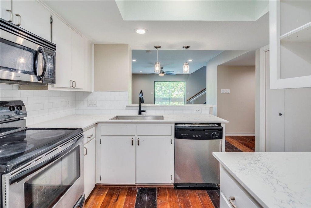 1411 Norwalk Ln - Photo 2