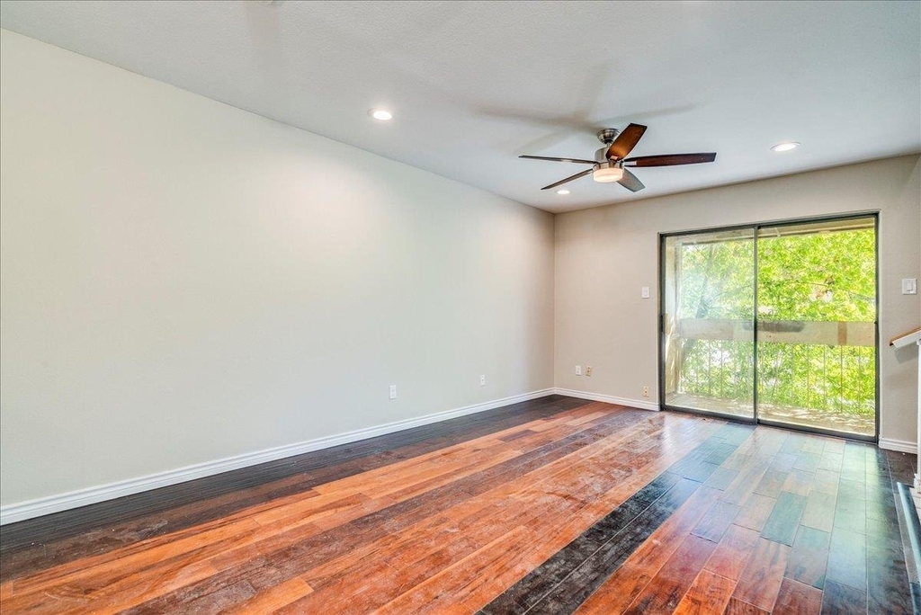1411 Norwalk Ln - Photo 4