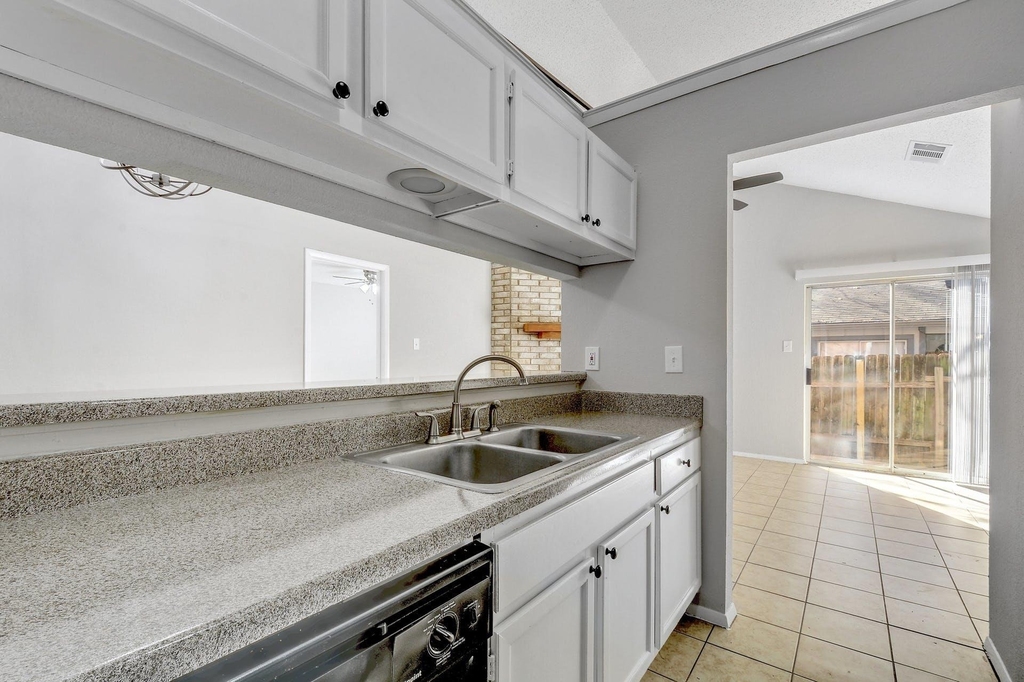 12207 Alderbrook Dr - Photo 11