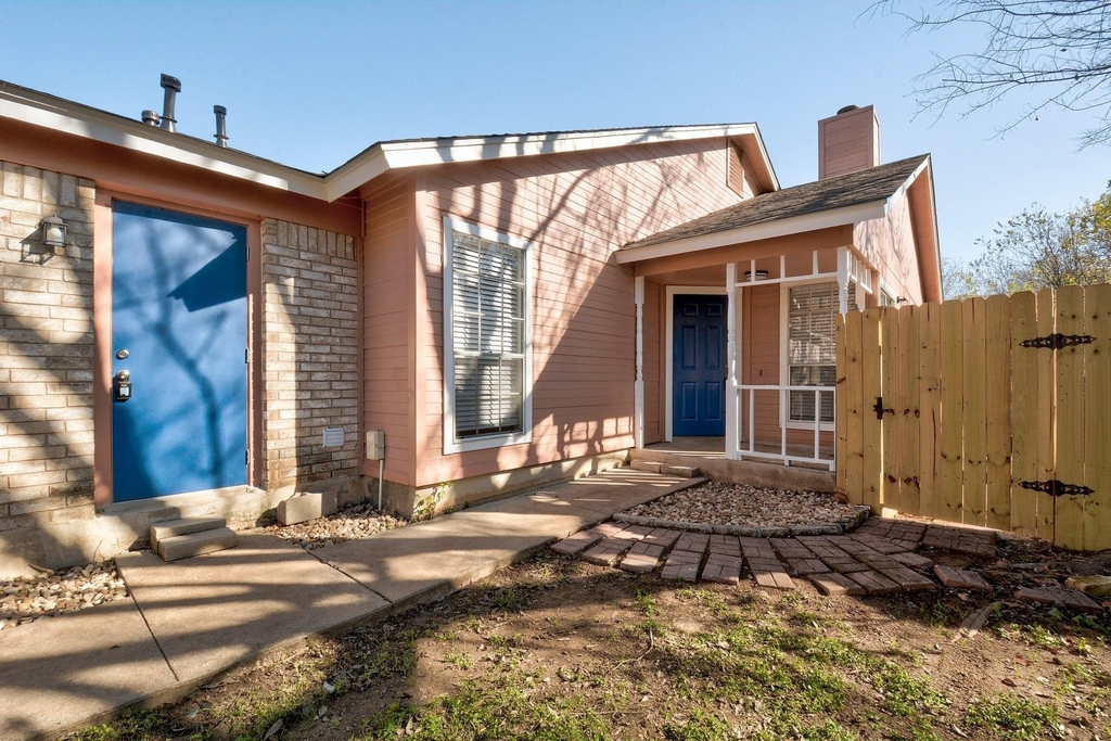 12207 Alderbrook Dr - Photo 2