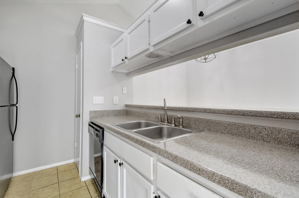 12207 Alderbrook Dr - Photo 8