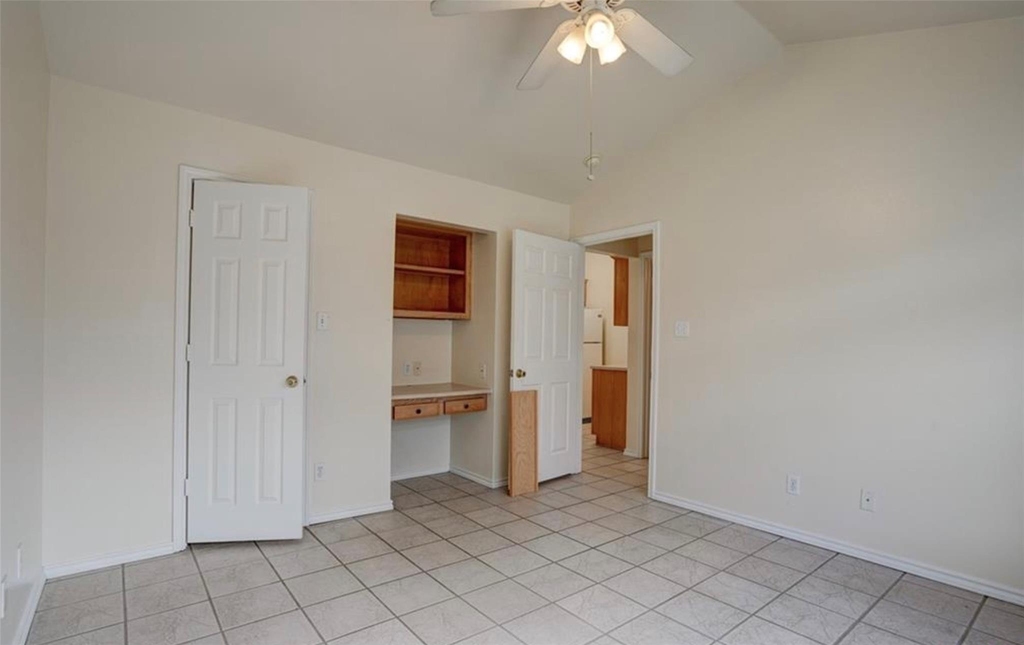 427 Lindsey St - Photo 8