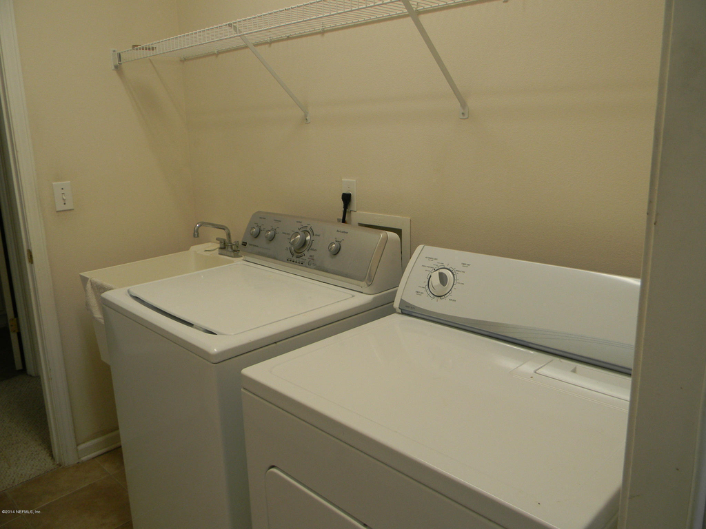 10599 Roundwood Glen Court - Photo 17
