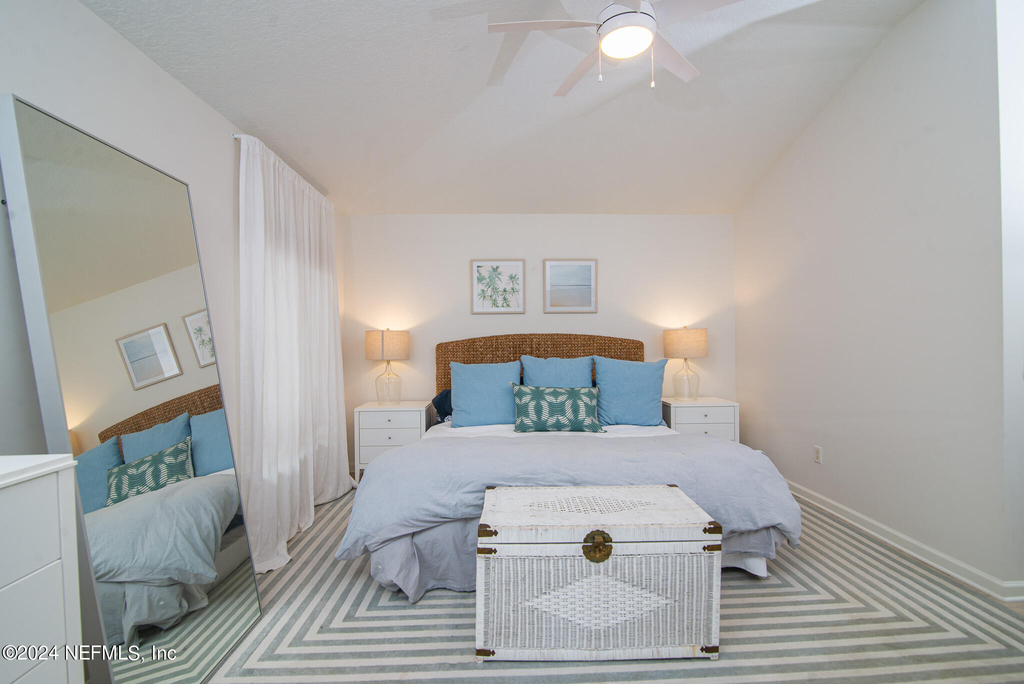 2402 Seagate Lane N - Photo 3