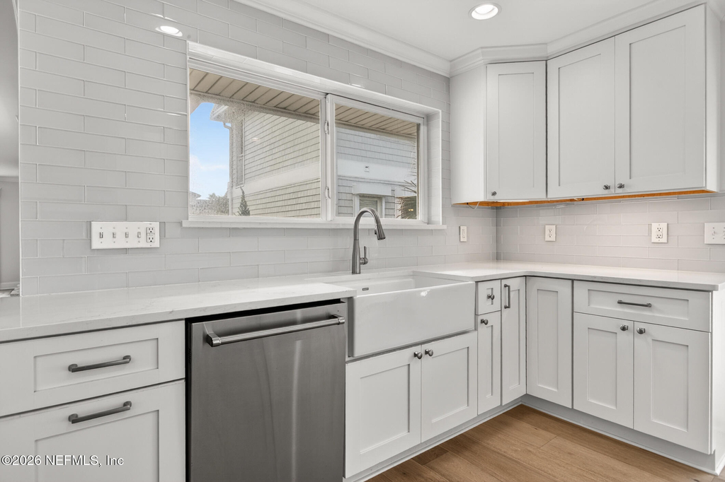 1766 Beach Avenue - Photo 19