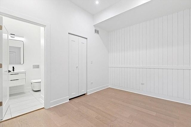 449 N Elizabeth Street - Photo 8