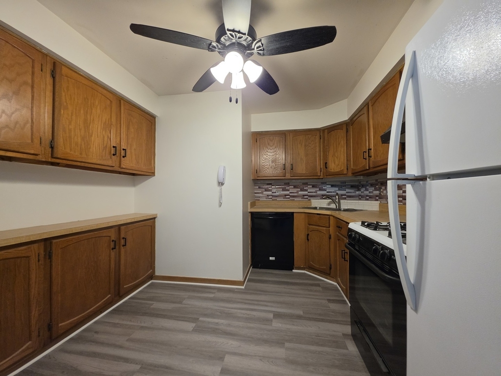 225 Gregory Street - Photo 3