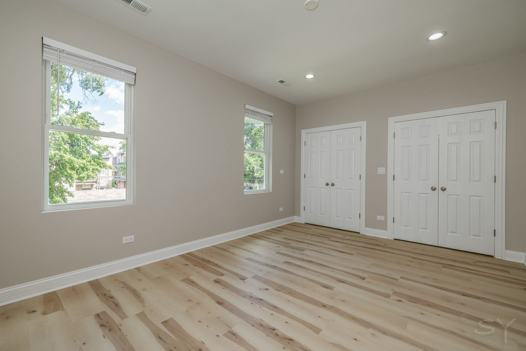 723 N Waller Avenue - Photo 7
