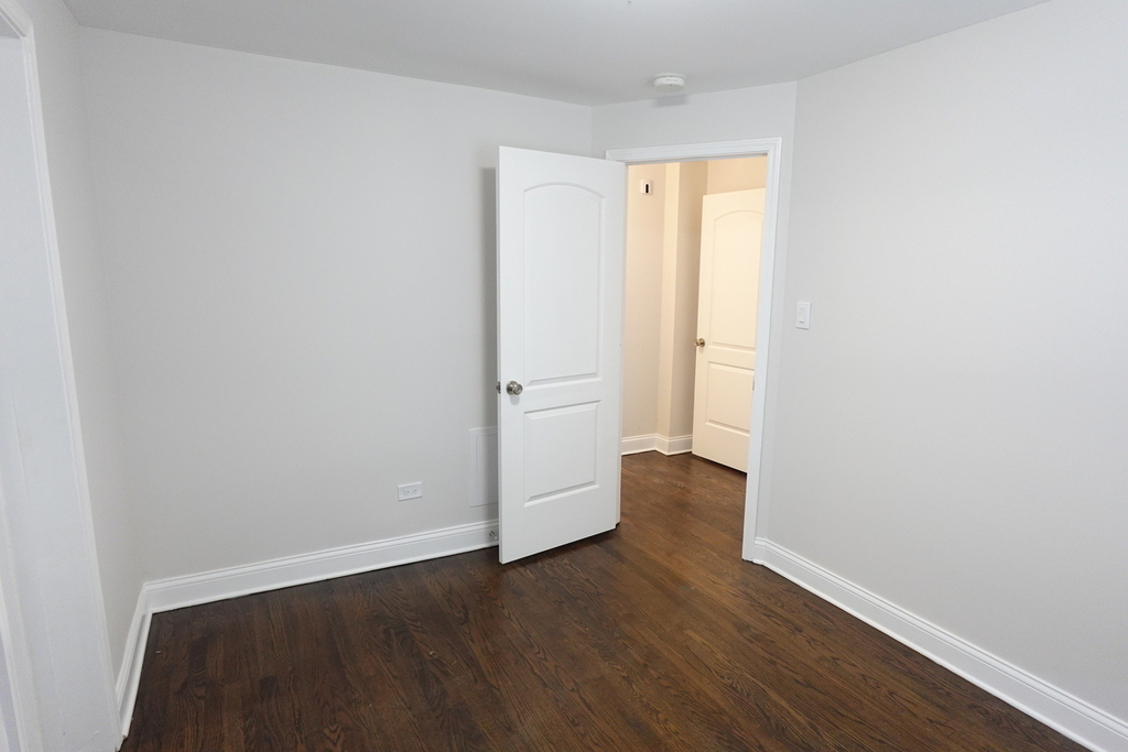 5834 W 89th Place - Photo 18
