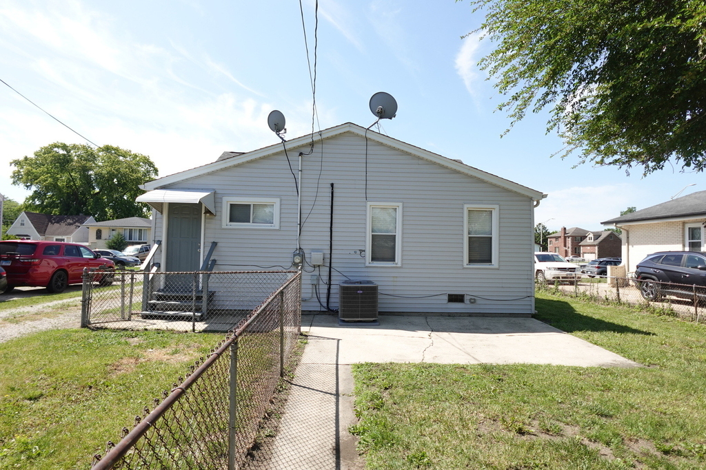 5834 W 89th Place - Photo 25