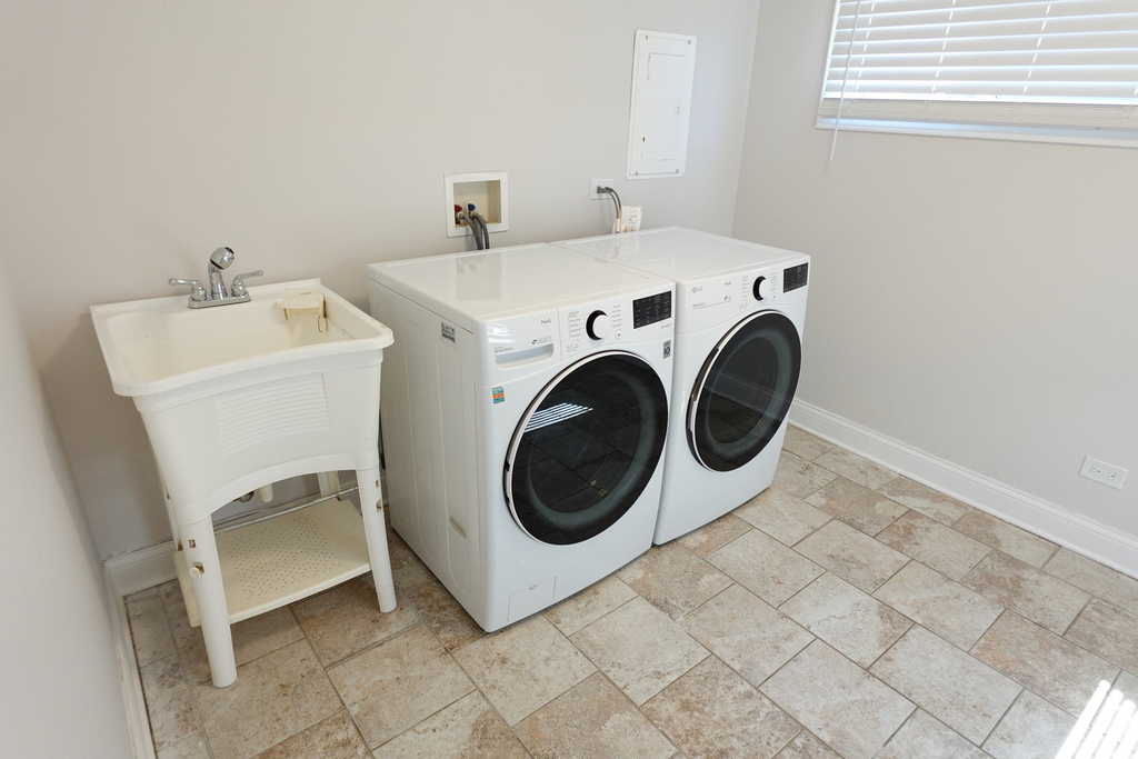 5834 W 89th Place - Photo 24