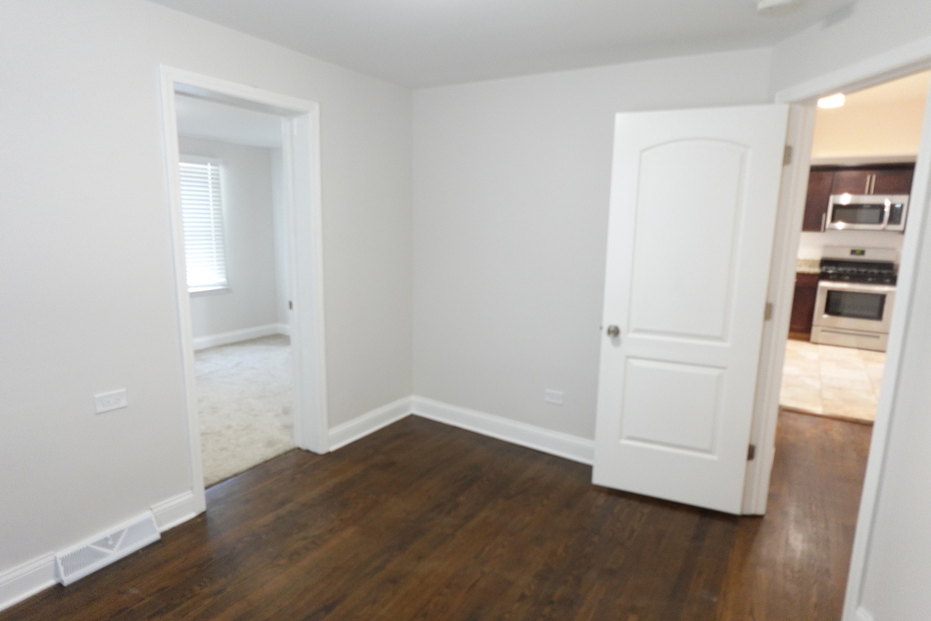 5834 W 89th Place - Photo 19