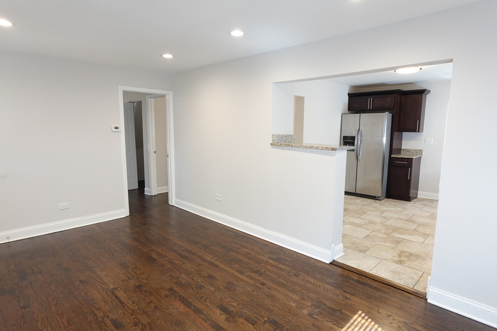 5834 W 89th Place - Photo 5